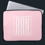 Initialen Monogram | wit op lichtroze Laptop Sleeve<br><div class="desc">Zacht lichtroze met je aangepaste monogram.. vrolijk en modern.</div>