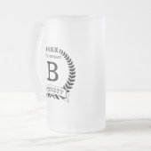 Initialen van bruidsjonker matglas bierpul (Voorkant links)