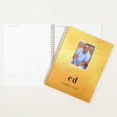 Initialen voor goudmetaalfotomonogram 2023 planner (Display)