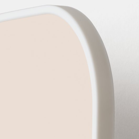 Initialen voor speciaal uitgelijnd bleekroze goudm pickleball paddle (Links Detail)