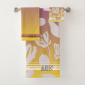 Initials elegant matching gradient floral mustard  bad handdoek (Insitu)