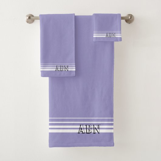 Initials modern sport look purple stripes Chic Bad Handdoek (Insitu)