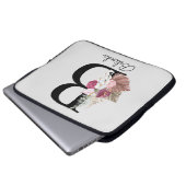 Initiële B Moderne Roze Boho Meisjesachtig Bloemig Laptop Sleeve (Voorkant onderkant)