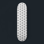 Ink&Style Persoonlijk Skateboard<br><div class="desc">¡Sé el primero en tenerlo! Presentamos la primera obra oficial de Ink&Style: un diseño único que combina elegancia, trazos artísticos y geometría con carácter. Esta pieza es más que un logo: es una declaración de estilo, creatividad e identidad visual. Ideal para cuadros decorativos, rompecabezas, bolsos, posters o cualquier objeto con...</div>