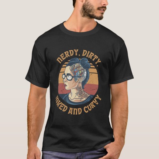 Inkt Curvy Vies En Nerdy Meisje Tattoo Boek Readi T-shirt (Voorkant)