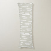 Inky afgeronde lijnen patroon | Wit op Beige Lichaamskussen (Voorkant Verticaal)