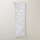 Inky afgeronde lijnen patroon | Wit op Bord Grijs Lichaamskussen (Voorkant Verticaal)