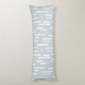 Inky afgeronde lijnen patroon | Wit op Dusty Blue Lichaamskussen (Achterkant (Verticaal))