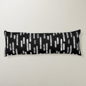 Inky afgeronde lijnen patroon | Wit op zwart Lichaamskussen (Achterkant)