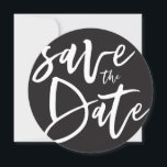 Inky script slaat de datum op save the date<br><div class="desc">Het inktmanuscript bewaart de datum monochroom sparen de uitnodiging van de datumbruiloft. De zwart-witte maar achtergrondkleur kan worden veranderd.</div>