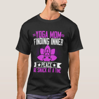 Innerlijke Vrede Vinden Eén Snack per Tijd Yoga Mo T-shirt
