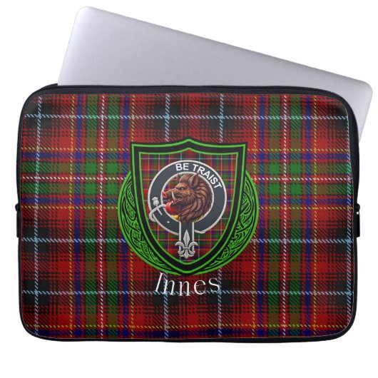Innes Scottish Clan Tartan & Crest Laptop Sleeve (Voorkant)