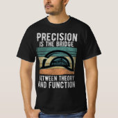 Innoveren met Precision Engineering T-shirt (Voorkant)