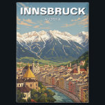 Innsbruck Oostenrijk Reizen Magneet<br><div class="desc">Innsbruck, de hoofdstad van Tirol in Oostenrijk, is een prachtige alpenstad gelegen in het hart van de Inntal (Inntal Valley) en omringd door de torenhoge toppen van het Nordkette-gebergte. Bekend als een bestemming het hele jaar door, Innsbruck combineert perfect natuurlijke schoonheid met een rijke geschiedenis. De stad heeft een charmante...</div>
