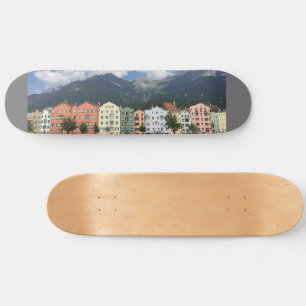 Innsbruck, stad in de Oostenrijkse deelstaat Tirol Persoonlijk Skateboard