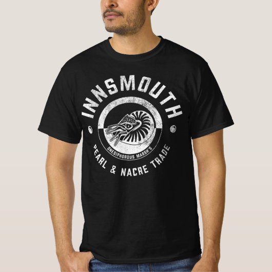 Innsmouth Marsh's Pearl Trade Lovecraft T-shirt (Voorkant)