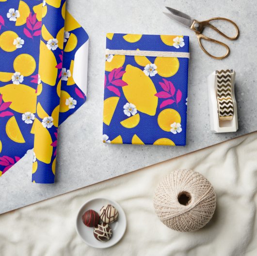 Inpakpapier met pittige citroenen en roze bladeren (Crafts)