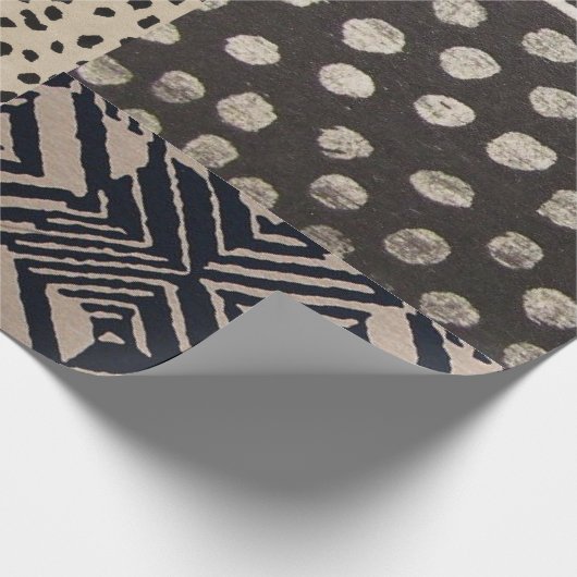 inpakpapier met zwart en beige design (Hoek)