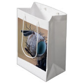 Insect dichtbij de kop medium cadeauzakje (Voorkant Gekanteld)