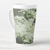 Insect op Elderflower Latte Mok (Linkerhoek)