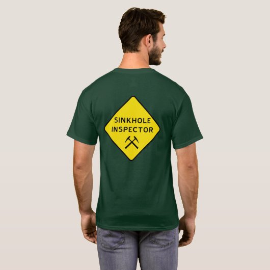 Inspecteur in Sinkhole T-shirt (Achterkant volledig)
