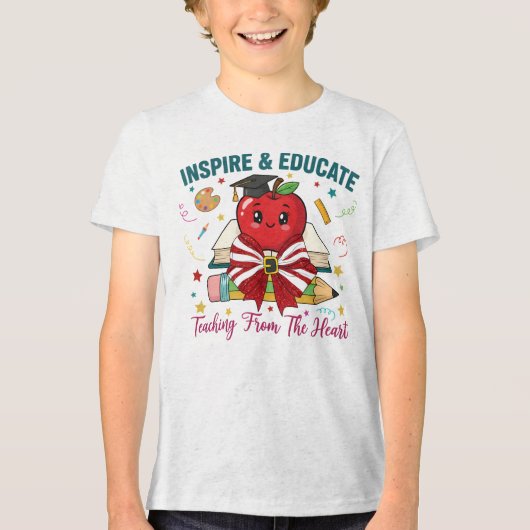 "Inspire & Educate Teacher T-Shirt – Cute Apple (Voorkant)