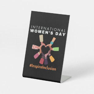 Inspire Inclusion Internationale Vrouwendag Reclamebord Met Voetstuk