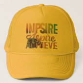 "Inspireren om te bereiken" Trucker Pet (Voorkant)