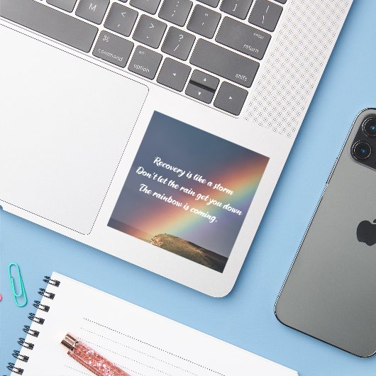 Inspirerend Addication Recovery Sobriety Rainbow Sticker (Laptop met iPhone)