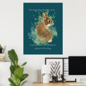 Inspirerend Alles zal oké Bunny Quote zijn Poster (Thuiskantoor)
