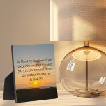 Inspirerend Bijbelvers Jeremia 29:11 Christelijk Fotoplaat<br><div class="desc">Want ik ken de plannen die ik voor u heb, spreekt de Heer. Plannen om je te laten bloeien en je niet te schaden, plannen om je hoop en een toekomst te geven. Jeremia 29:11 Bijbelvers over een prachtig geschenk voor fotografie van de zonsopgang in de oceaan. Deze inspirerend citaatplaquette...</div>