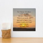 Inspirerend Bijbelvers Jeremia 29:11 Christelijk Imitatie Canvas Print<br><div class="desc">Want ik ken de plannen die ik voor u heb, spreekt de Heer. Plannen om je te laten bloeien en je niet te schaden, plannen om je hoop en een toekomst te geven. Jeremia 29:11 Bijbelvers over een prachtig geschenk voor fotografie van de zonsopgang in de oceaan. Deze inspirerend citaat...</div>