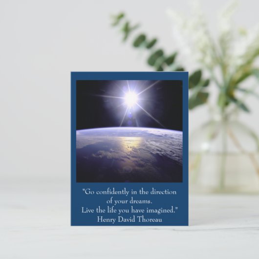 Inspirerend briefkaart. Schrijver: Henry David Tho Briefkaart (Staand voorkant)