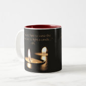 Inspirerend citaat Licht een Kaars Tweekleurige Koffiemok (Voorkant links)