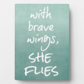 Inspirerend citaat: Met Brave Wings vliegt ze Fotoplaat (voorkant)