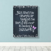 Inspirerend driepijlervlinder Citaat Canvas Afdruk (Insitu (Houten vloer))