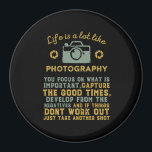 Inspirerend fotograaf ontwikkelt zich van negatief magneet<br><div class="desc">Het leven is als fotografie. Als het niet goed gaat, ga dan nog een kans maken. Inspirerend en motivatie prijsontwerp voor fotografen. Koel gezegde en slogan koopwaar voor hen die graag foto's nemen, lid van de fotografische club. en noodlijdend ontwerp voor amateur- of professionele fotografen die overal camera's en lenzen...</div>