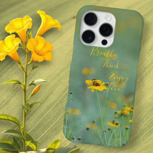 Inspirerend Geïsoleerde gele wilde bloemen Aangepa iPhone Hoesje