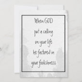 Inspirerend grappige citaat over Gods 'call post' (Voorkant)