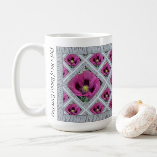 Inspirerend koffie Mok met Magenta Poppies (Met donut)