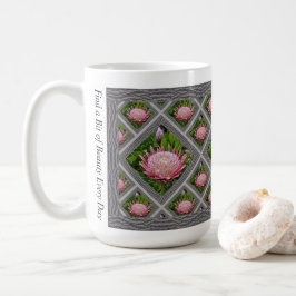 Inspirerend koffie Mok met roze proteas
