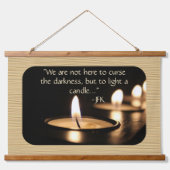 Inspirerend Licht een Kaars JFK Citaat Hangend Wandkleed (Voorkant)