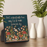 Inspirerend maken iemands dag citaat Fotoplaat<br><div class="desc">Inspirerend Bloemenschildersplak - , grillig en stijlvol kunstwerk, met een donkere achtergrond versierd met roze en gele bloemen, gemaakt om te inspireren en op te tillen. Kleurrijk, bloemontwerp voegt enkele positieve vibes toe aan je dag. Deze leuke schildersezel plaquettes maken geweldige inspirerend koekjes voor familie, vrienden, collega's, docenten, enz.. Modernere,...</div>