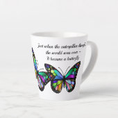 Inspirerend Motivatie Butterfly Quote Latte Mok (Rechterhoek)