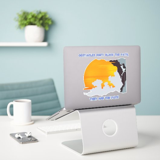 Inspirerend obstakels op pad vinyl overwinnen sticker (Laptop op bureau)