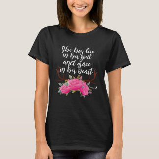 Inspirerend ontwerp ze heeft vuur in haar ziel! t-shirt