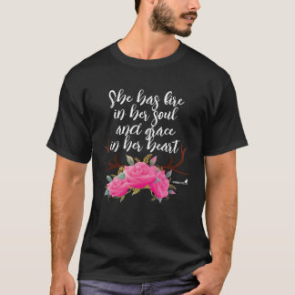Inspirerend ontwerp ze heeft vuur in haar ziel! t-shirt
