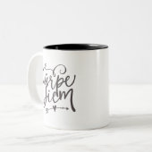 Inspirerend prijsopgave, kalk op de dag tweekleurige koffiemok (Voorkant links)