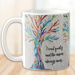 Inspirerend prijsopgave koffiemok<br><div class="desc">Deze decoratieve koffie-mok bevat een mozaïekboom in regenboogkleuren en een inspirerende quote. Eenvoudig aan te passen met je eigen woorden. Omdat wij ons kunstwerk creëer,  zult u dit nauwkeurige afbeelding niet vinden van andere ontwerpers. Originele mozaïek © Michele Davies.</div>