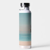 Inspirerend Quote BE HERE NOW Beach Modern Waterfles (Rechts)